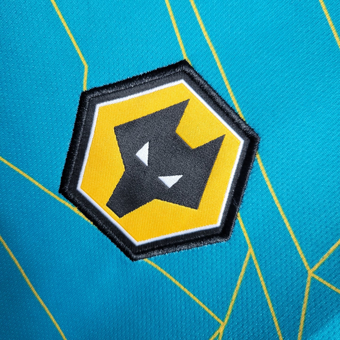 Wolverhampton 2022/23 (Segunda equipación)
