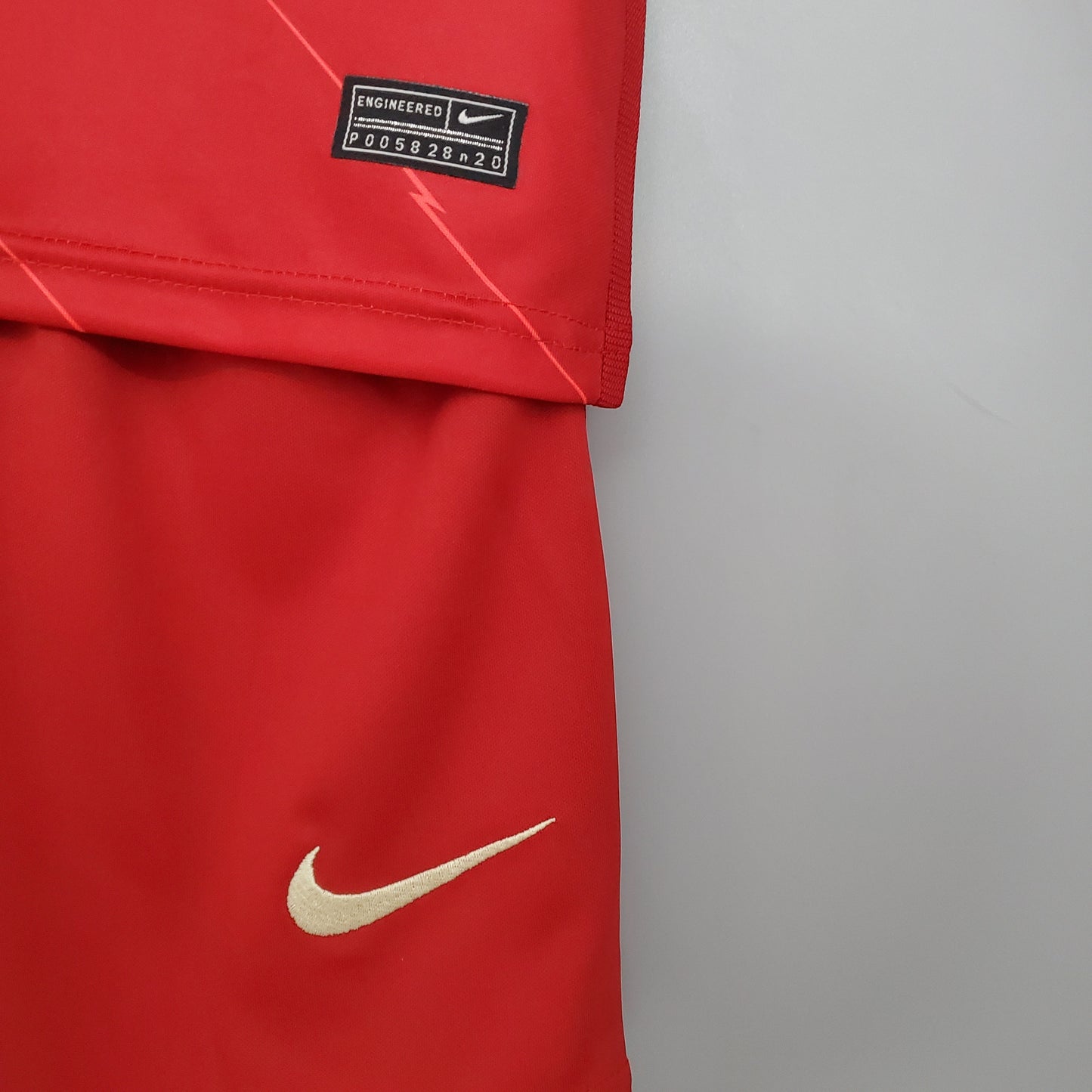 Liverpool 2021/22 Primera equipación (Mini conjunto)