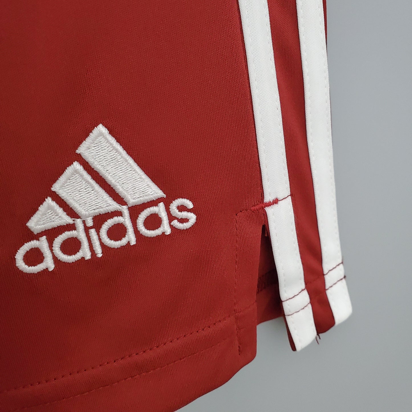 Bayern de Munich 2021/22 Pantalón corto (Primera equipación)