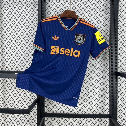 Newcastle 2025/26 (Segunda equipación)