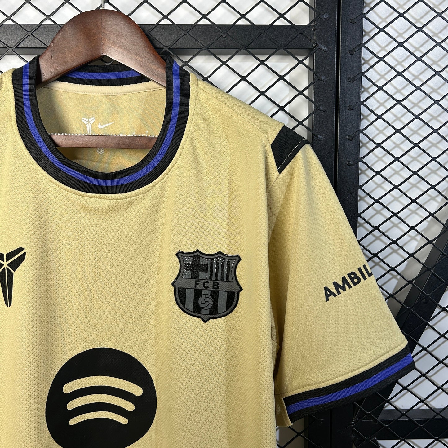 FC Barcelona 2025/26 (Segunda equipación)