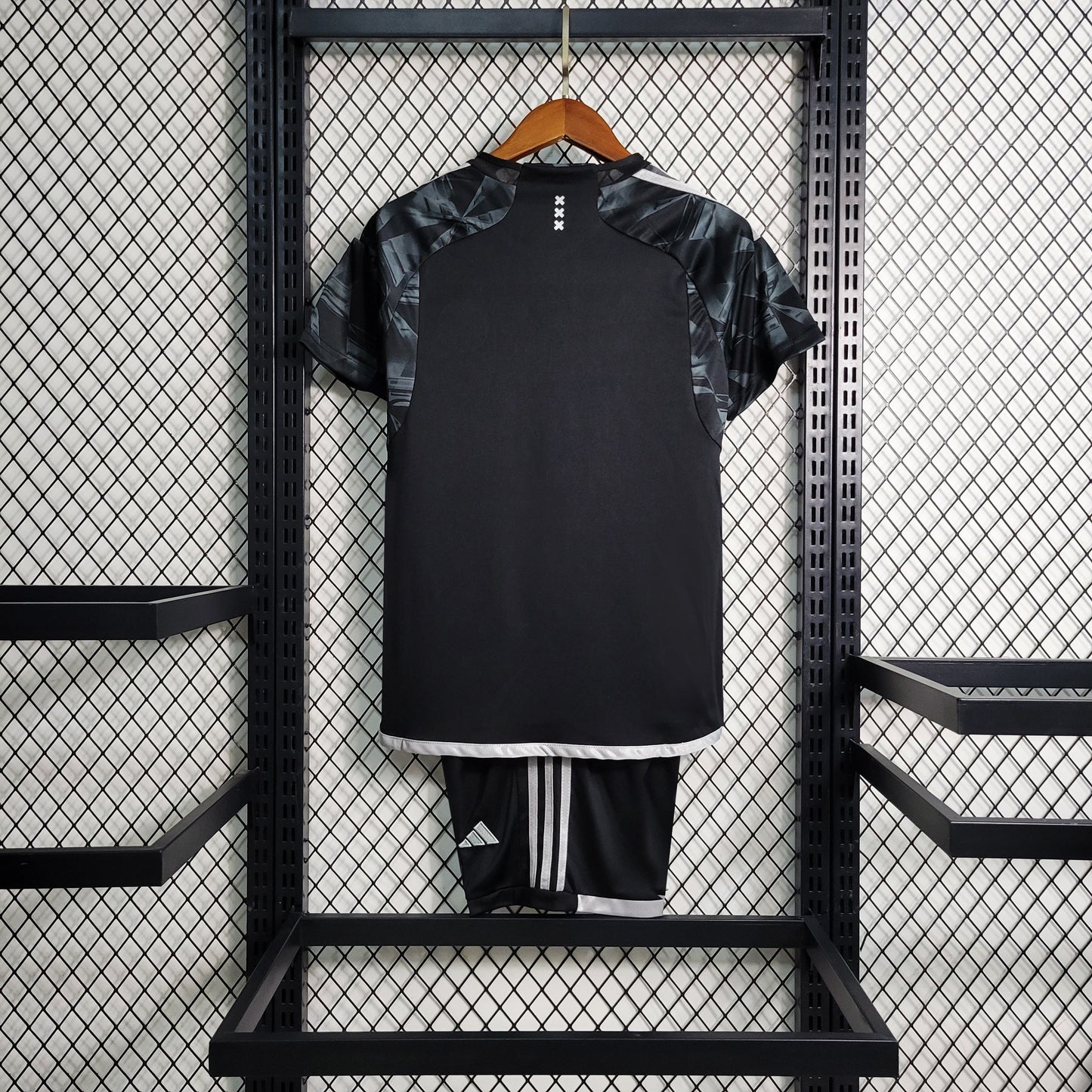 Ajax edición Negra 2023/24 (Mini conjunto)