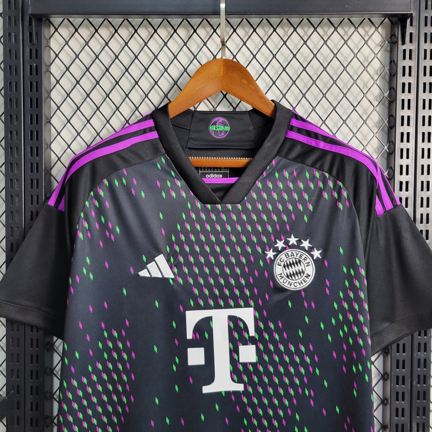 Bayern de Munich 2023/24 (Segunda equipación)
